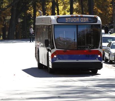 在线博彩 transportation bus on campus. 